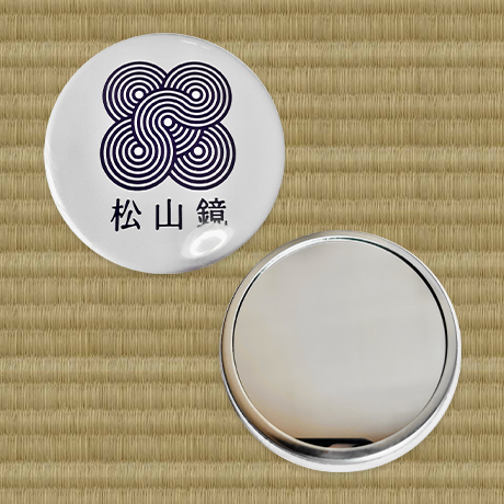 「松山鏡」76mm ミラー缶バッチ　落語グッズ